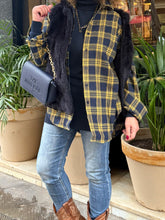 Cargar imagen en el visor de la galería, CAMISA CUADROS CHIC