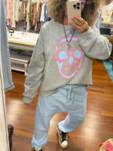 Cargar imagen en el visor de la galería, SUDADERA CALAVERA
