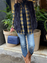 Cargar imagen en el visor de la galería, CAMISA CUADROS CHIC
