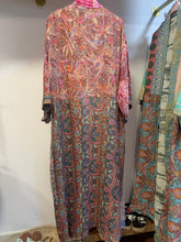 Cargar imagen en el visor de la galería, KIMONO SEDA LONG

