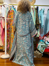 Cargar imagen en el visor de la galería, KIMONO SEDA LONG
