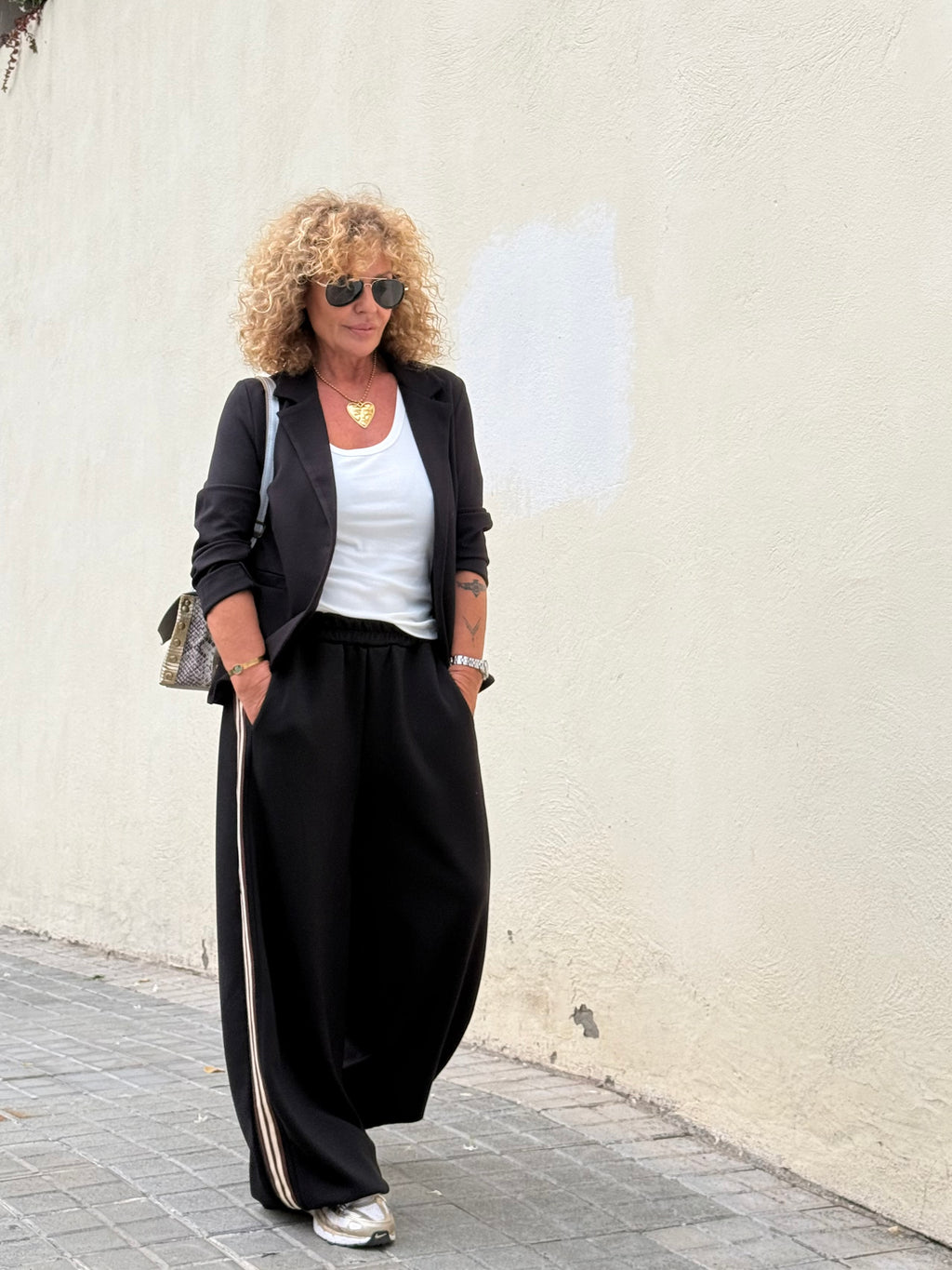 AMERICANA NEGRA BASIC