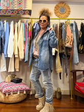 Cargar imagen en el visor de la galería, CAMISA/CHAQUETA JEAN
