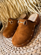 Cargar imagen en el visor de la galería, ZUECO TACHEBI CAMEL
