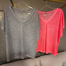 Cargar imagen en el visor de la galería, CAMISETA VISCOSA
