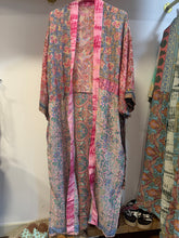 Cargar imagen en el visor de la galería, KIMONO SEDA LONG
