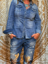 Cargar imagen en el visor de la galería, CAMISA JEAN MEDIO
