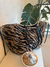 Cargar imagen en el visor de la galería, BAG MAX PELCEBRA
