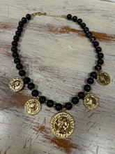 Cargar imagen en el visor de la galería, COLLAR RESI/MONEDAS
