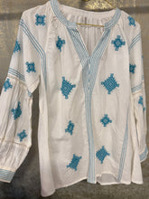 Cargar imagen en el visor de la galería, BLUSA BOHO BLANC/TURQ
