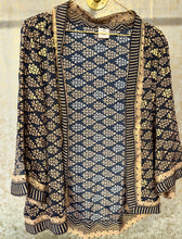 Cargar imagen en el visor de la galería, KIMONO SEDA CORTO

