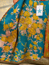 Cargar imagen en el visor de la galería, CHALECO KANTHA
