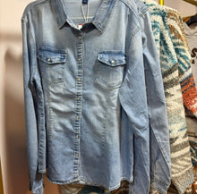 Cargar imagen en el visor de la galería, CAMISA JEAN CLAR
