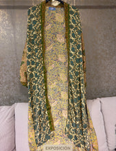 Cargar imagen en el visor de la galería, KIMONO SEDA MAX
