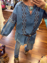 Cargar imagen en el visor de la galería, CAMISA JEAN BOHO
