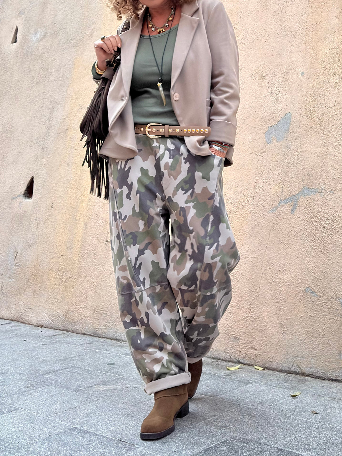AMERICANA CAMEL BASIC
