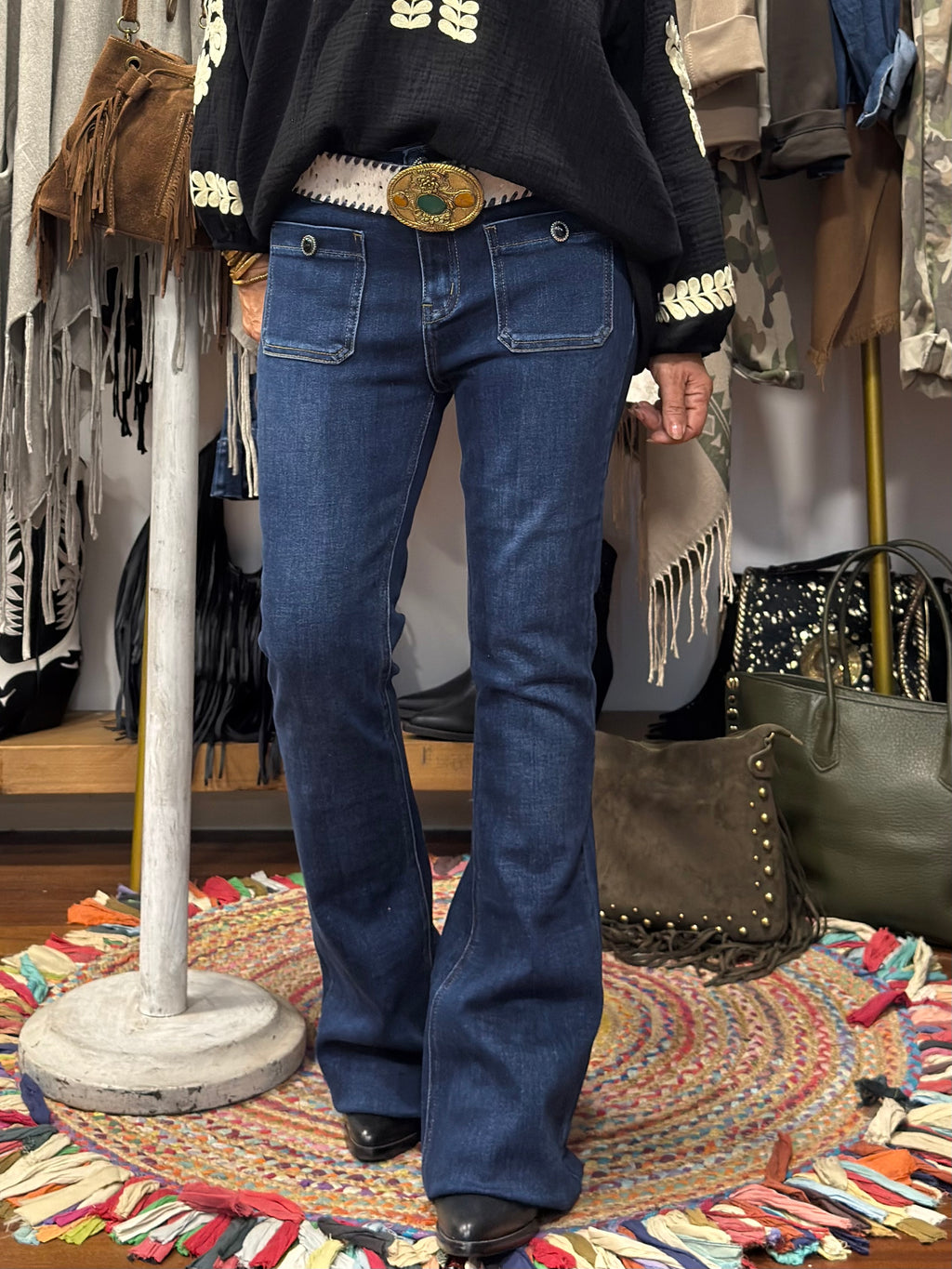 PANTALÓN TEJANO FLARE