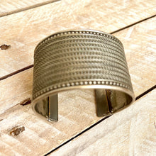 Cargar imagen en el visor de la galería, BRAZALETE GRABADO Silver
